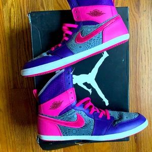 Size 7 (8.5 in wome ) worn 1x great condition